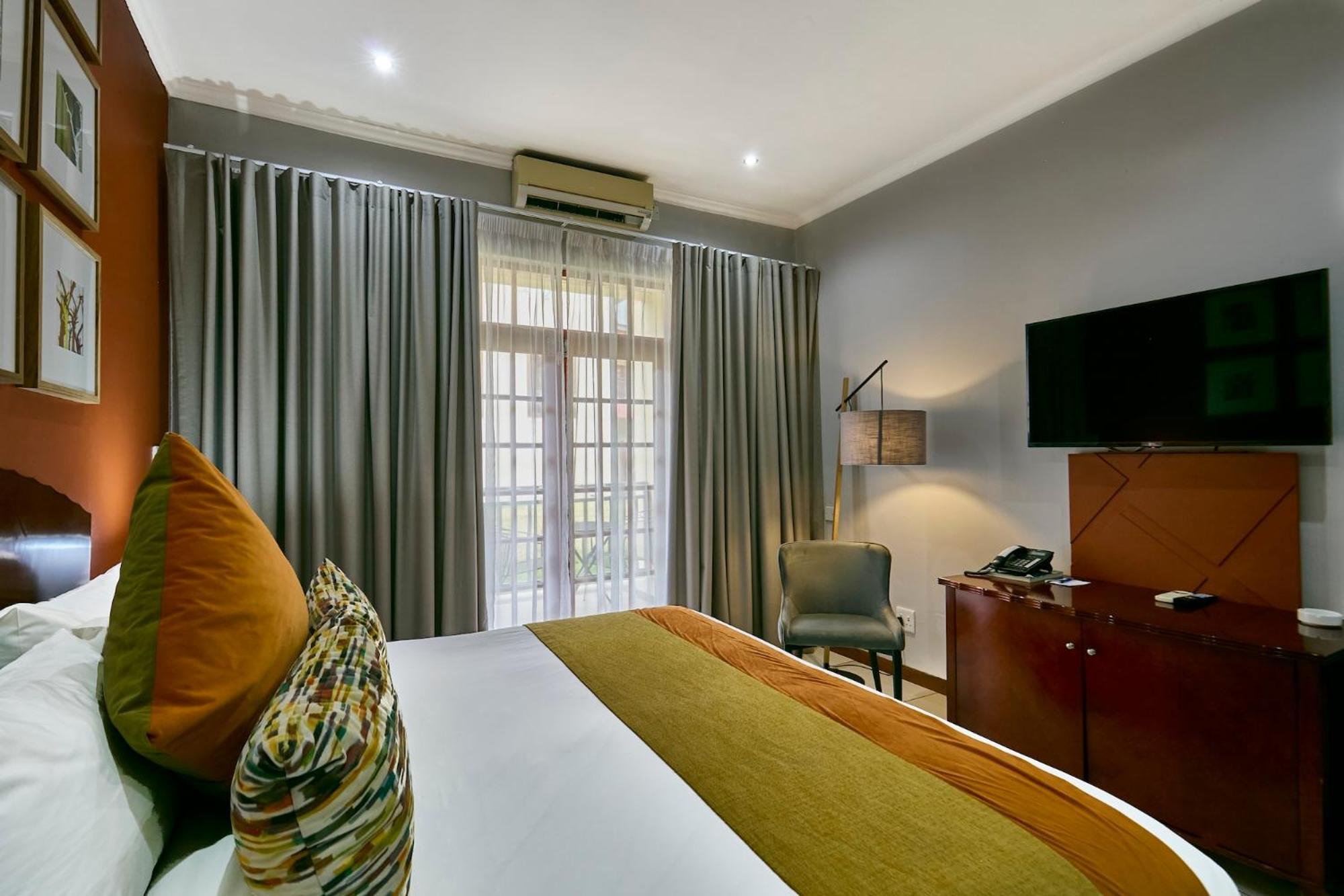 Cresta Marang Gardens Hotel Francistown Exterior photo
