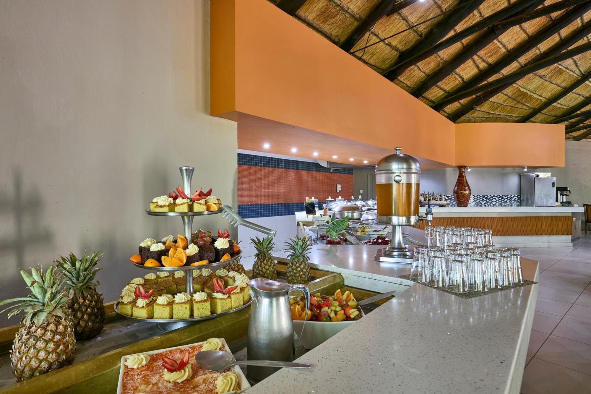 Cresta Marang Gardens Hotel Francistown Exterior photo