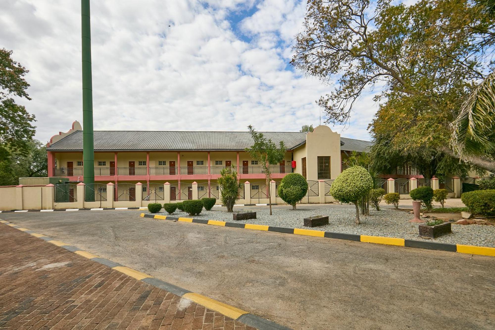 Cresta Marang Gardens Hotel Francistown Exterior photo